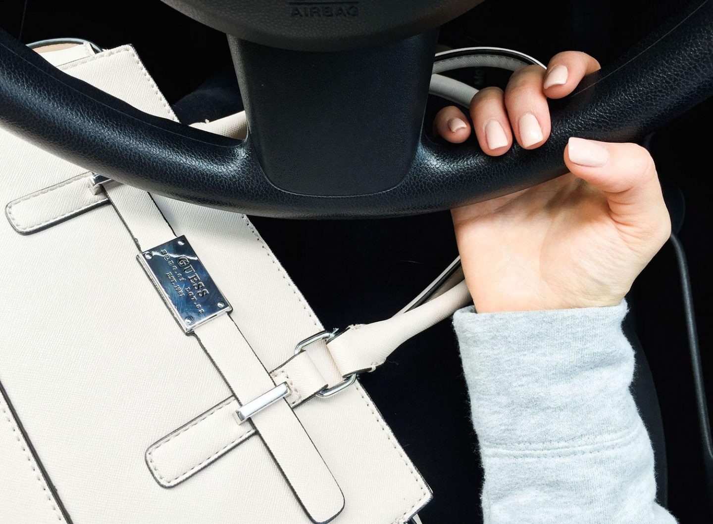 What’s In My Bag? My Everyday Essentials For a Healthy Lifestyle